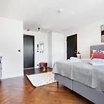Bob W Centre - Avangard Apartment Tallinn