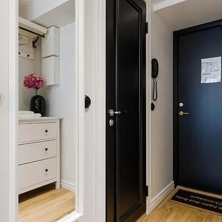 Bob W Avangard Apartment
