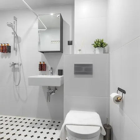Bob W Centre - Avangard Apartmán