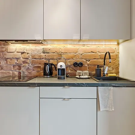 Bob W Centre - Avangard * Tallin