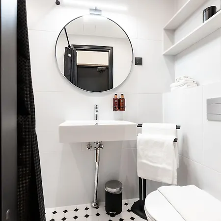Bob W Centre - Avangard Apartmán *