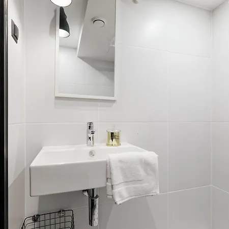 Bob W Centre - Avangard Apartman *